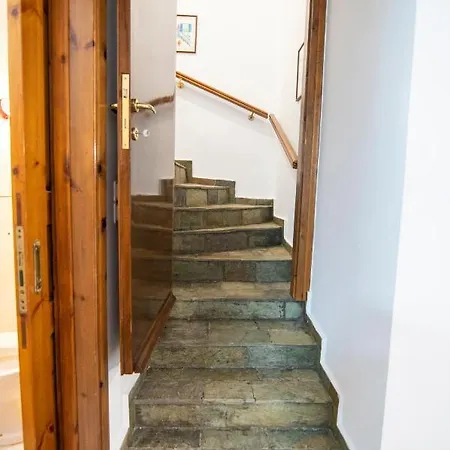 Сasa de vacaciones Uliveto 3bd Rustic House